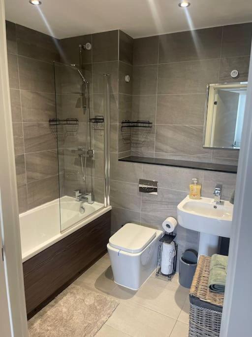 Peaceful 2Br Hideout With Instant Self Check-In At Kelham Island Retreat Lejlighed Sheffield Eksteriør billede